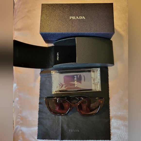 Brand new PRADA brown havana gradient-lens cat-eye sunglasses. - Picture 3 of 15